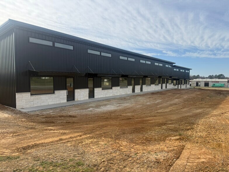 3691 S FM 51, Decatur, TX à louer - Photo du bâtiment - Image 2 de 3