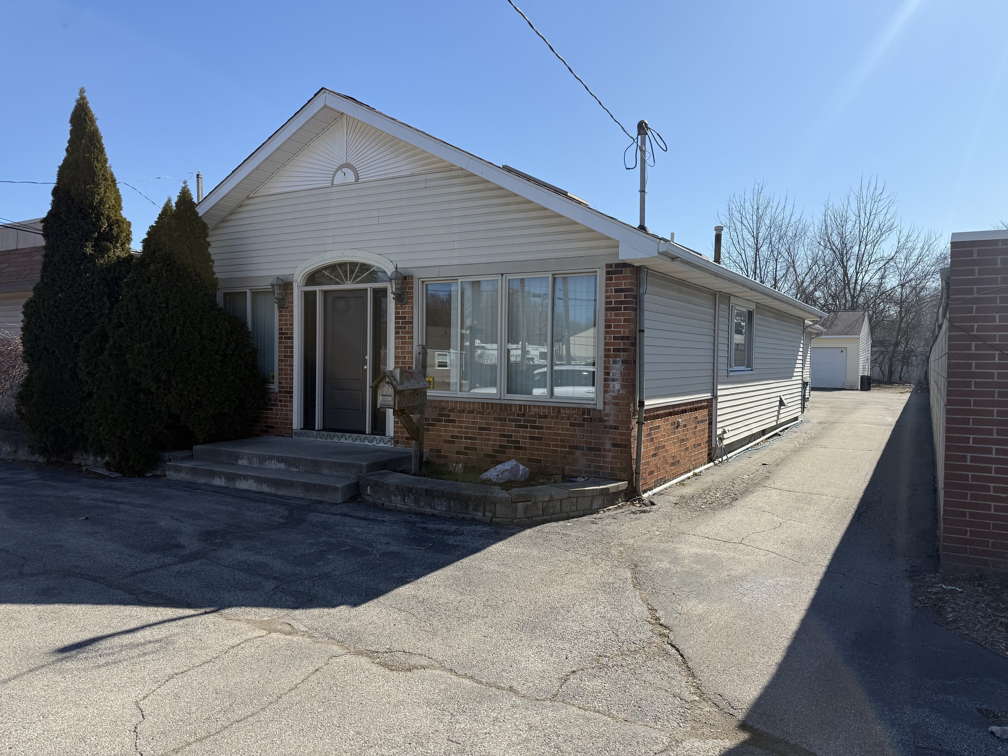 2229 W Laskey Rd, Toledo, OH for sale Primary Photo- Image 1 of 10