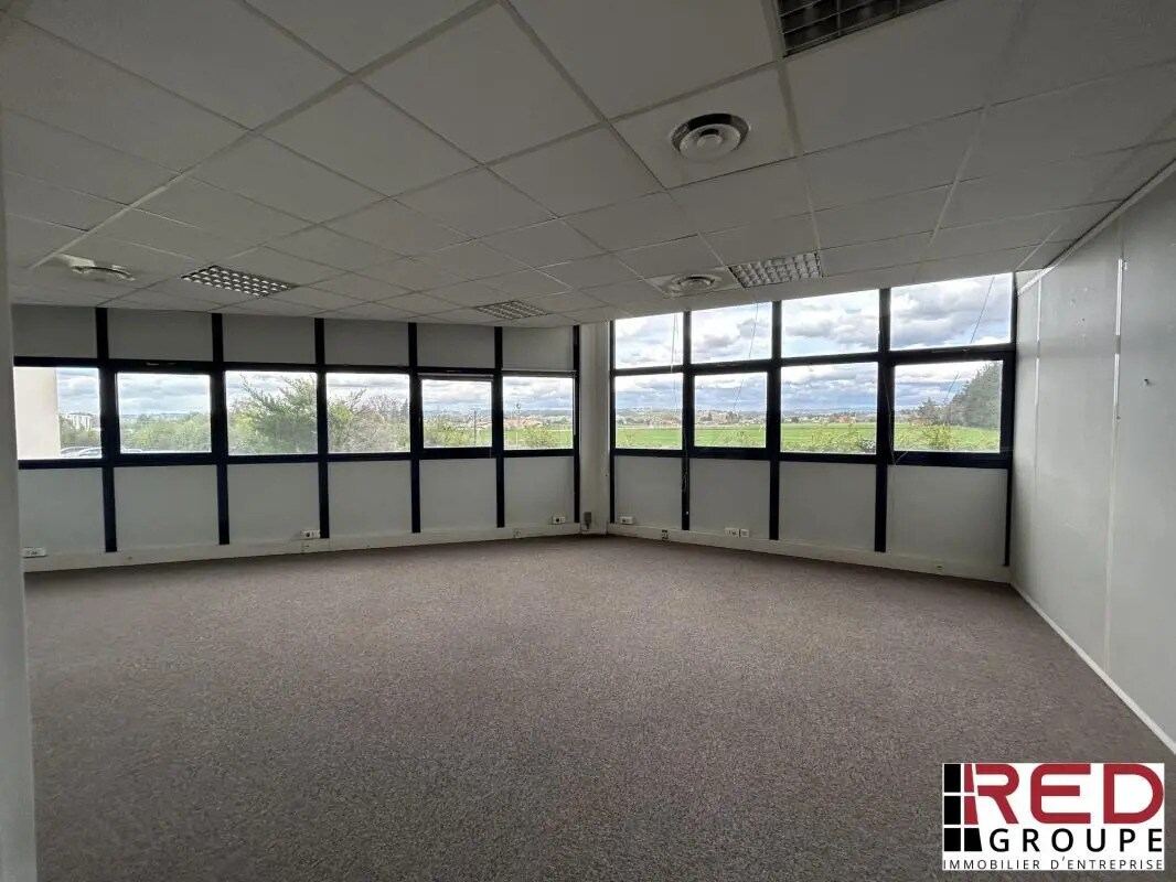 10 Rue Du Lieutenant Parayre, Aix-en-Provence for lease Interior Photo- Image 1 of 5