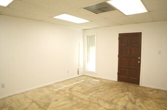 3859 E Southcross Blvd, San Antonio, TX for lease Interior Photo- Image 1 of 5