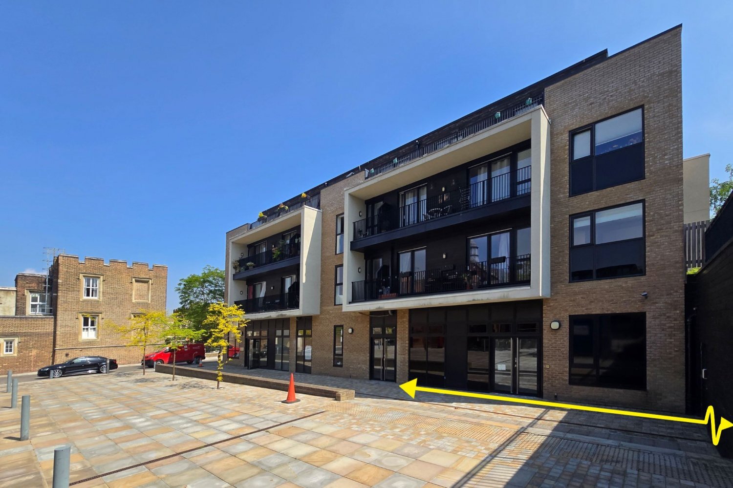 Village Sq, Londres à vendre Photo principale- Image 1 de 1