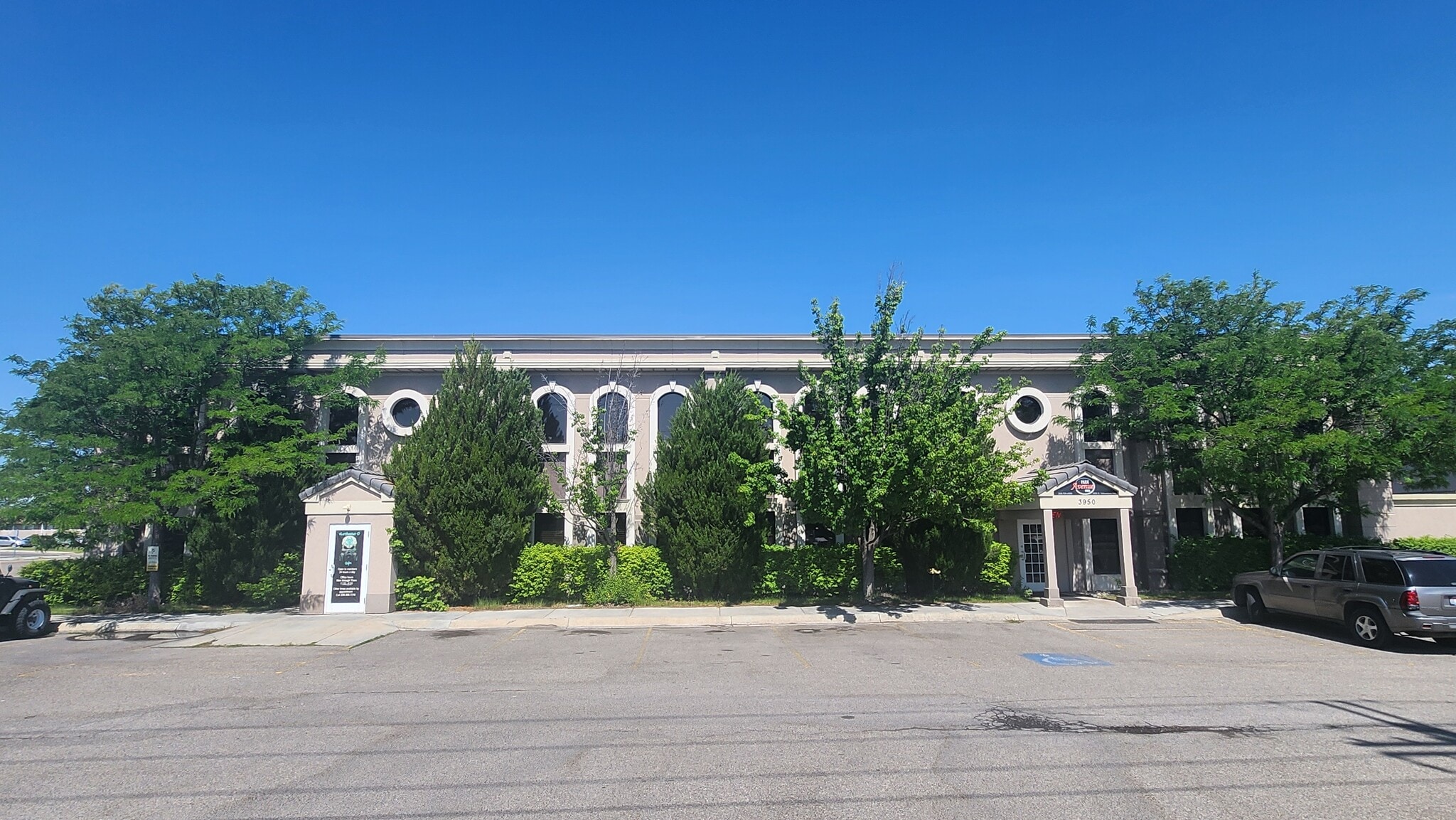 3910 S Yellowstone Hwy, Idaho Falls, ID for lease Building Photo- Image 1 of 3