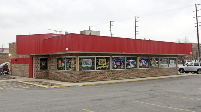 More details for 1820 W Irving Park Rd, Schaumburg, IL - Retail for Sale