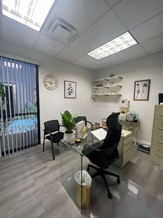 More details for 6260 McLeod Dr, Las Vegas, NV - Office for Lease