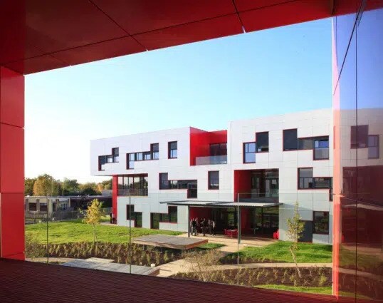 66 Chemin Du Moulin Carron, Dardilly à louer - Photo du bâtiment - Image 2 de 3