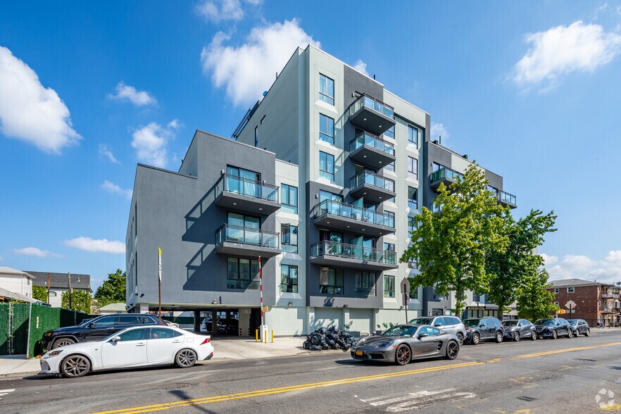 2442 Ocean Ave, Brooklyn, NY à louer - Photo du bâtiment - Image 2 de 6