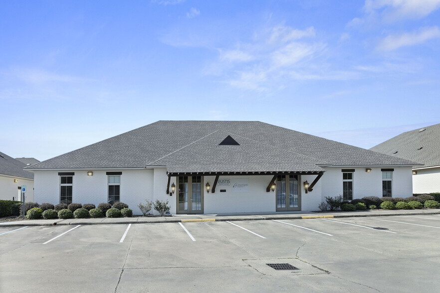 11414 Lake Sherwood Ave N, Baton Rouge, LA for lease - Building Photo - Image 1 of 13