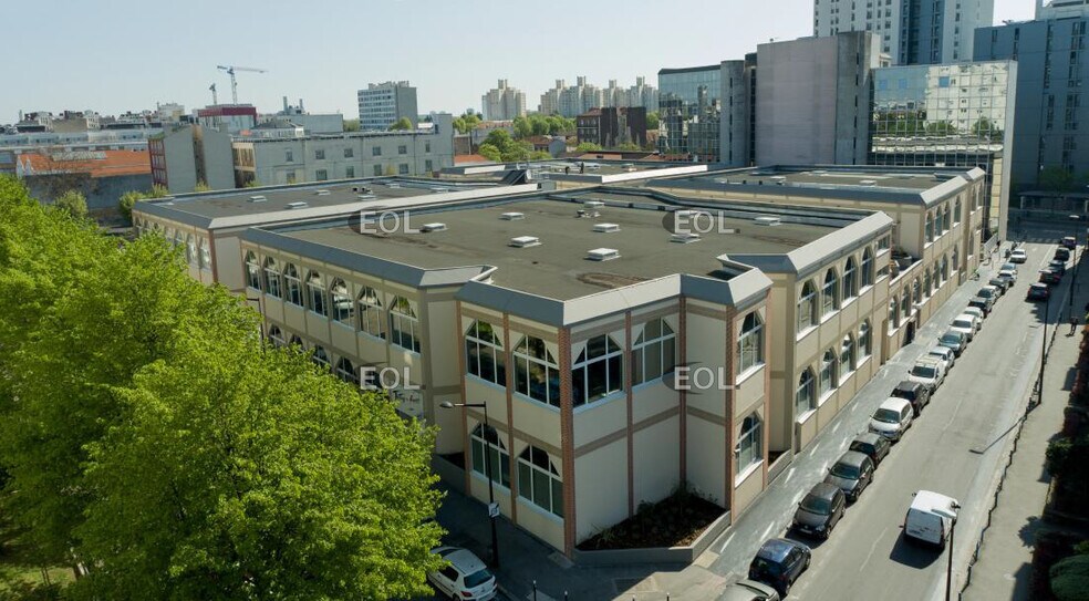 Industrial in Aubervilliers for lease - Building Photo - Image 1 of 15