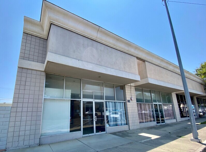 124-126 N I St, Lompoc, CA à vendre - Photo du bâtiment - Image 1 de 24