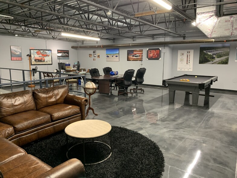 14930 Corporate Rd S, Jupiter, FL for lease - Interior Photo - Image 3 of 4