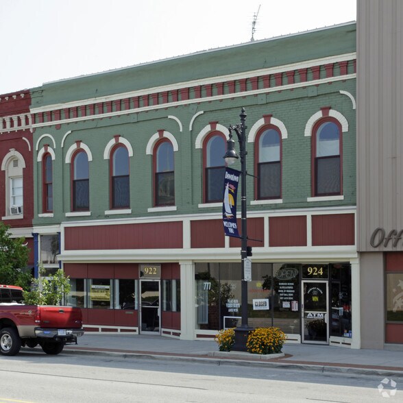 922-924 Military St, Port Huron, MI à vendre - Photo du bâtiment - Image 2 de 10