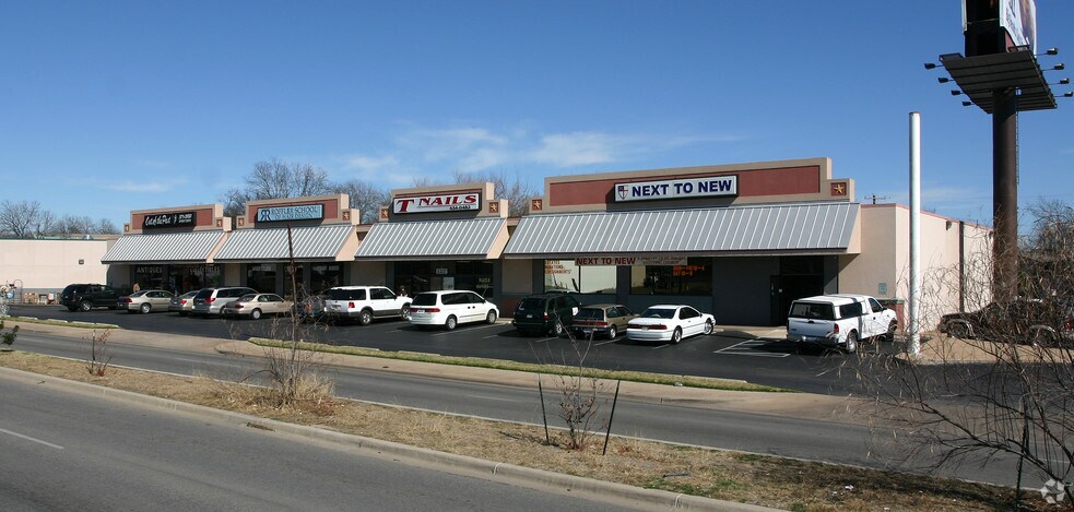 5335-5341 Burnet Rd, Austin, TX à vendre - Photo du bâtiment - Image 2 de 3