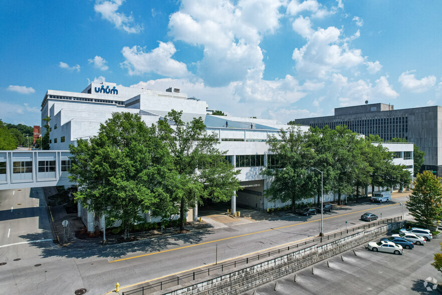 555 Walnut St, Chattanooga, TN for lease - Building Photo - Image 1 of 15