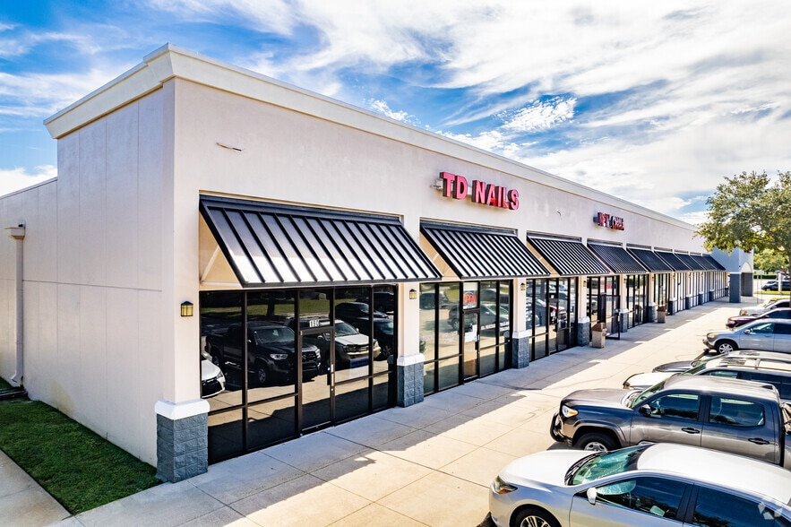 7501-7649 W Colonial Dr, Orlando, FL à louer - Photo du bâtiment - Image 3 de 23