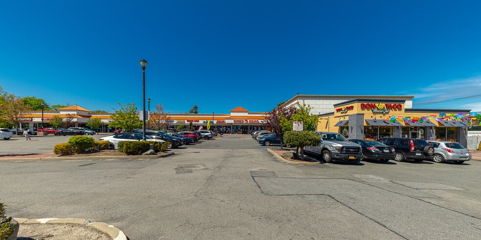 727-759 Suffolk Ave, Brentwood, NY à louer - Photo du bâtiment - Image 3 de 13