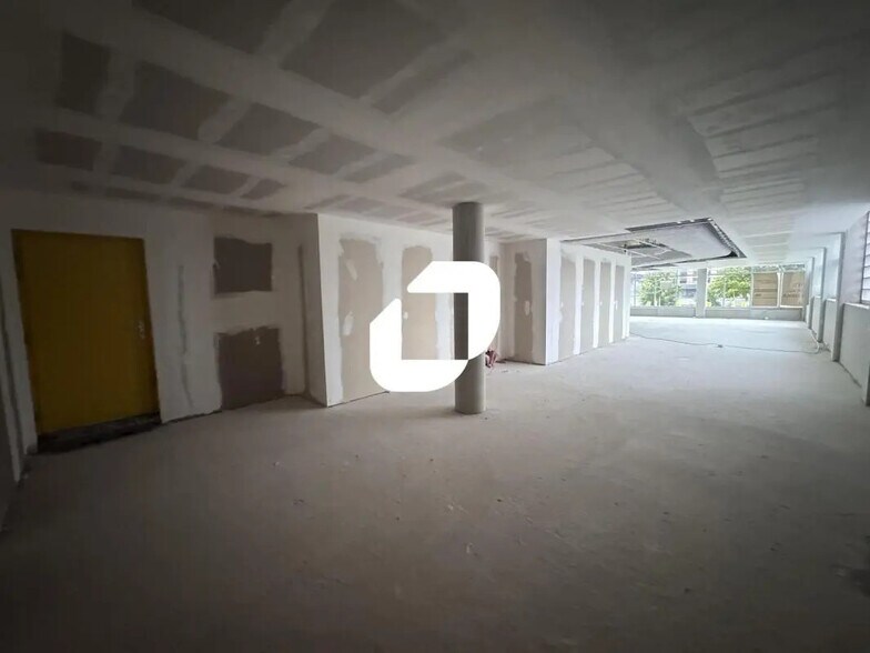 Office in Strasbourg for lease - Interior Photo - Image 3 of 6