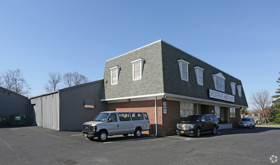 5600 Old Sunrise Hwy, Massapequa, NY for sale - Building Photo - Image 1 of 1