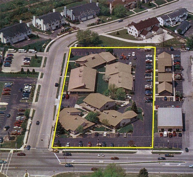 2420 N Grandview Blvd, Waukesha, WI à louer - Aérien - Image 2 de 9