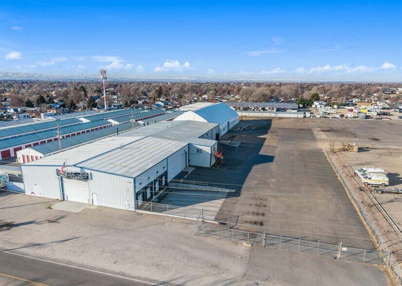 131 N Kings Rd, Nampa, ID à louer - Photo du bâtiment - Image 3 de 11