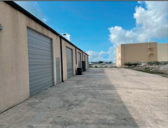 4738 Center Park Blvd, San Antonio, TX à louer - Photo du bâtiment - Image 2 de 3