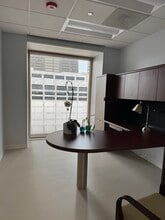 737 N Michigan Ave, Chicago, IL for lease Building Photo- Image 2 of 6