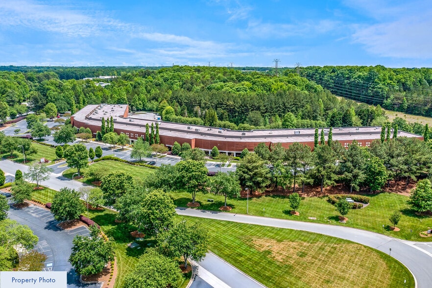 12200 Herbert Wayne Ct, Huntersville, NC for sale - Building Photo - Image 2 of 3