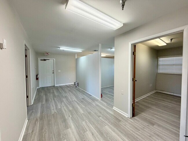 Plus de détails pour 2027 Manatee Ave, Bradenton, FL - Bureau à louer