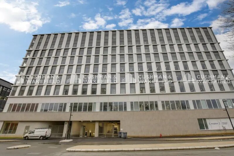 2 Rue George Stephenson, Montigny-le-Bretonneux for lease - Building Photo - Image 3 of 10