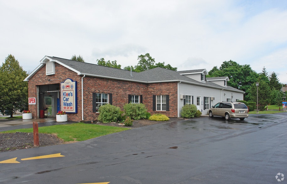 3044 E Henrietta Rd, Henrietta, NY à vendre - Photo principale - Image 1 de 4