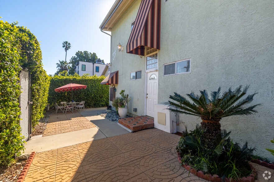 1943 Vista Del Mar Ave, Los Angeles, CA for sale - Building Photo - Image 3 of 24
