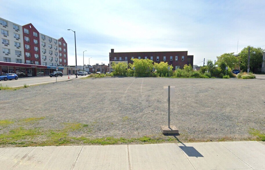 7 Pine St, Greater Sudbury, ON à vendre - Photo du bâtiment - Image 1 de 1
