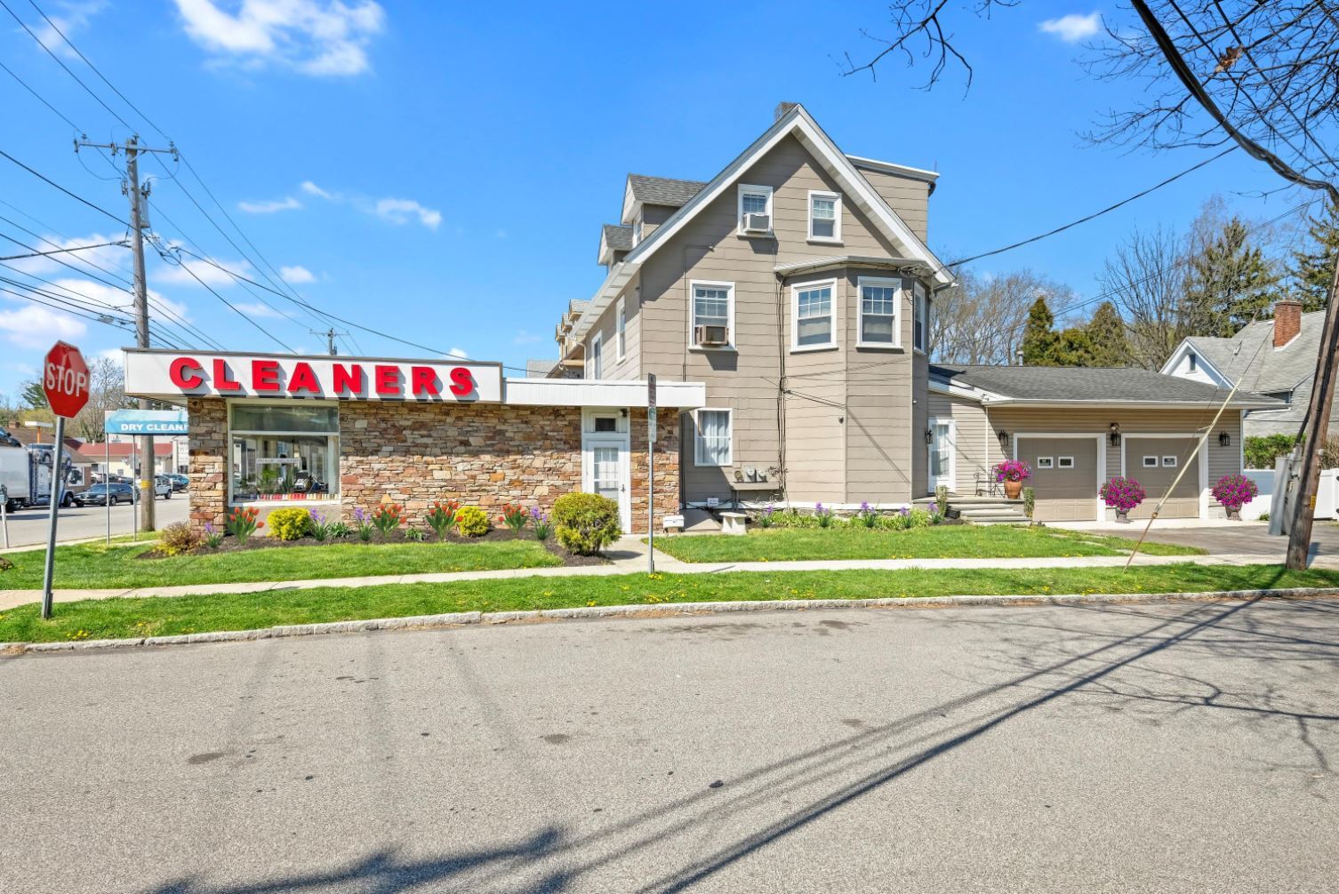 129 Montgomery Ave, Bala Cynwyd, PA for sale Primary Photo- Image 1 of 23