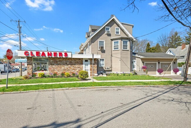 More details for 129 Montgomery Ave, Bala Cynwyd, PA - Retail for Sale