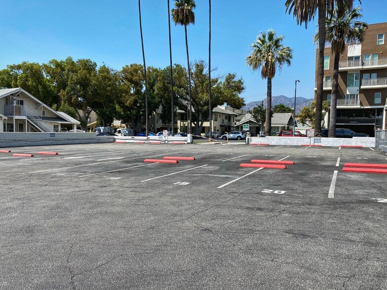 237 N Central Ave, Glendale, CA for lease - Building Photo - Image 2 of 2