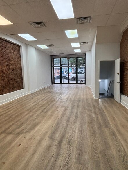 322 Myrtle Ave, Brooklyn, NY for lease - Building Photo - Image 3 of 12