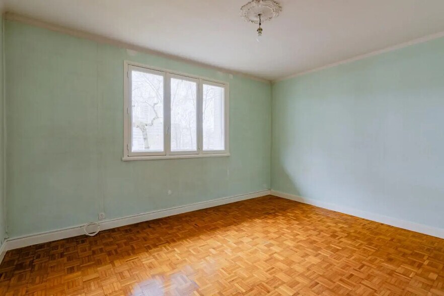 Office in Lyon for sale - Interior Photo - Image 2 of 5