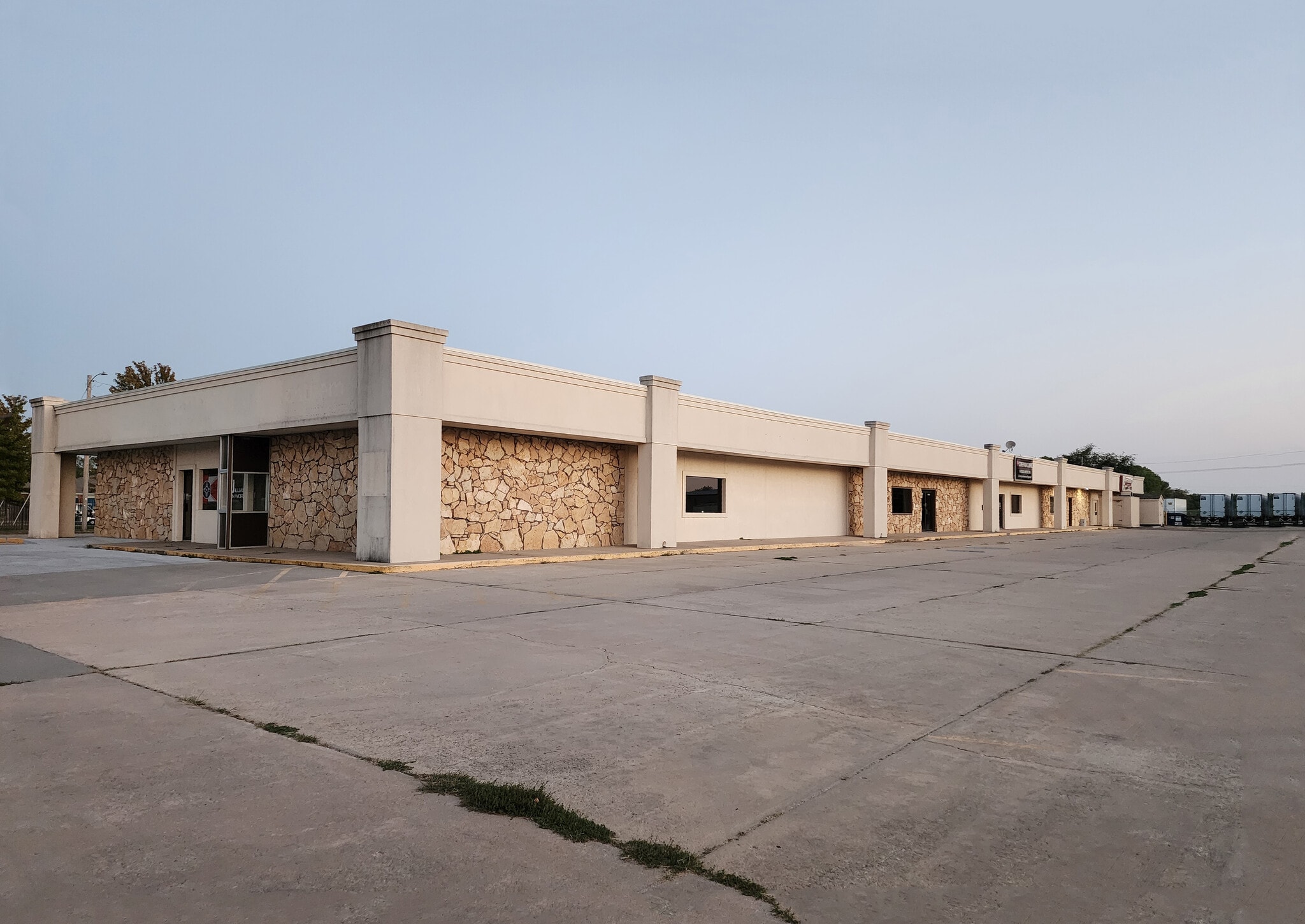 425 E 61st St N, Park City, KS for sale Building Photo- Image 1 of 3
