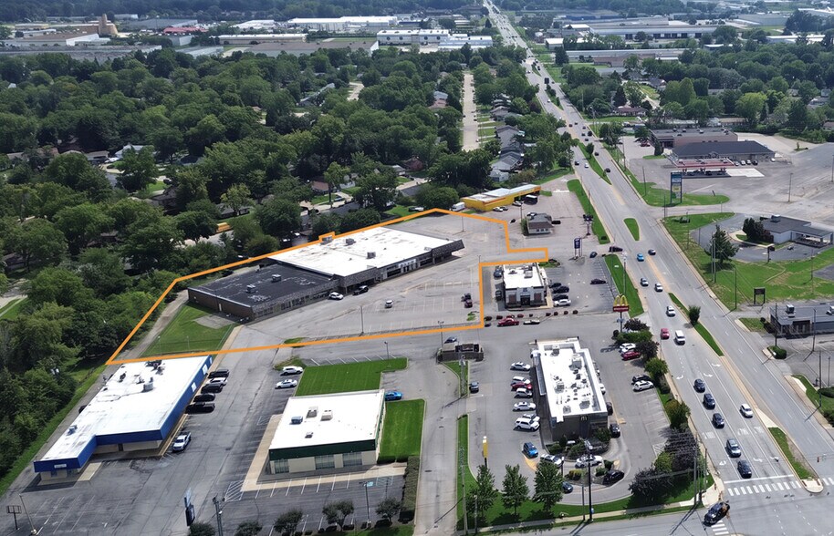 3721 N Post Rd, Indianapolis, IN à vendre - Photo du bâtiment - Image 2 de 6