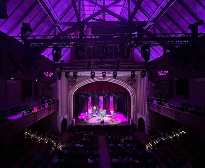 400 NE Perry Ave, Peoria, IL à vendre - Photo du bâtiment - Image 3 de 13