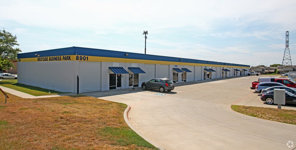 8901 West Fwy, Fort Worth, TX à louer - Photo principale - Image 1 de 4