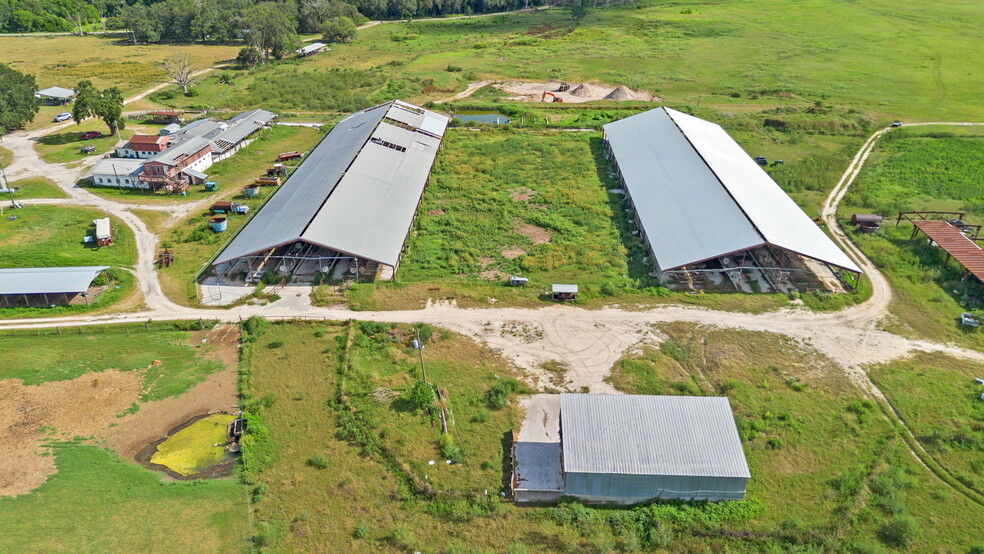 4203 SE US HWY 301 HAWTHORNE FL 32640 portfolio of 2 properties for sale on LoopNet.ca - Building Photo - Image 2 of 15