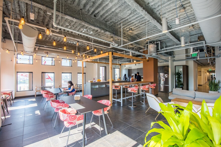 245 Main St, Cambridge, MA for lease - Building Photo - Image 2 of 13