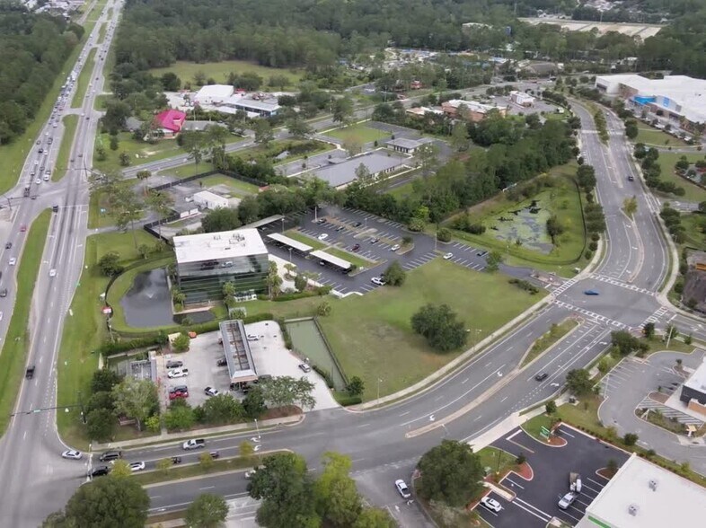 6240 NW 23rd St, Gainesville, FL à vendre - Vidéo sur l’inscription commerciale - Image 2 de 12