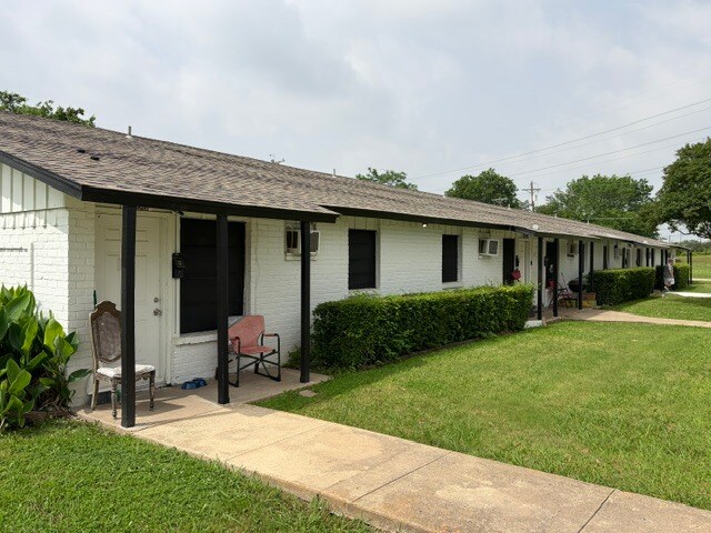 700 W Avenue G, Garland, TX à vendre Photo du bâtiment- Image 1 de 12