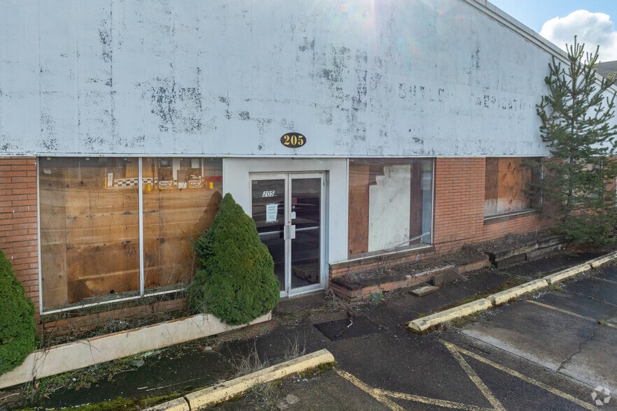 205 Kittanning St, Butler, PA for lease - Building Photo - Image 2 of 3