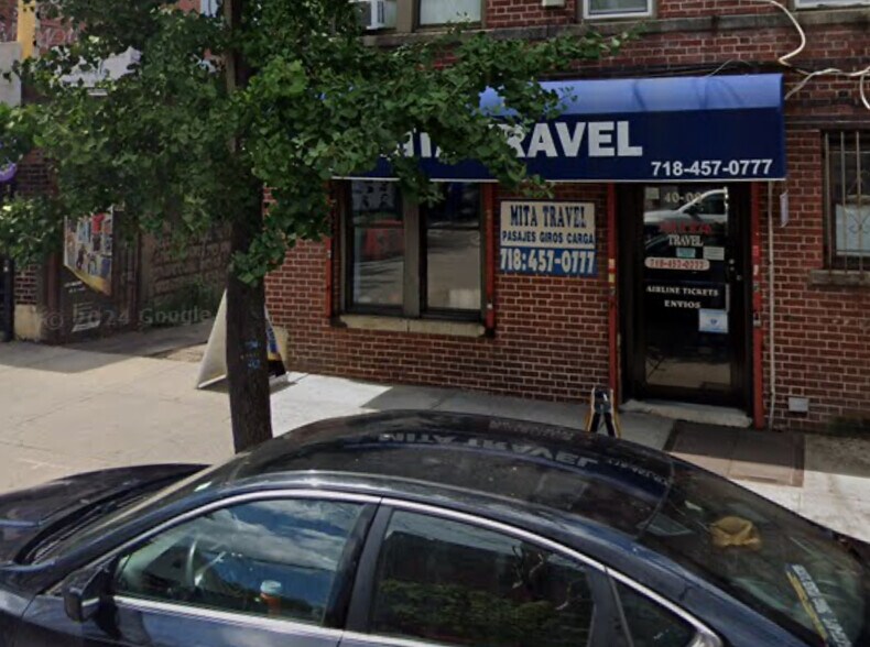 7920 Roosevelt Ave, Jackson Heights, NY for lease - Building Photo - Image 1 of 1