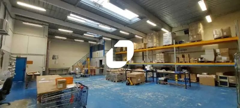 Flex in Saint-Ouen-sur-Seine for lease - Interior Photo - Image 1 of 9