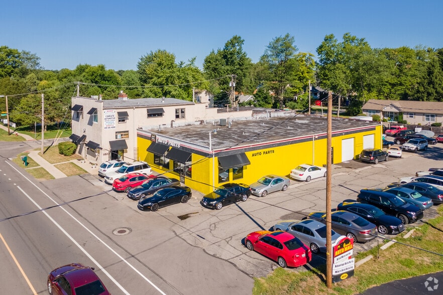 6820 Sylvania Ave, Sylvania, OH for lease - Building Photo - Image 3 of 3