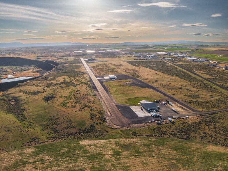 Road E SW, Royal City, WA à vendre - Photo du bâtiment - Image 3 de 38