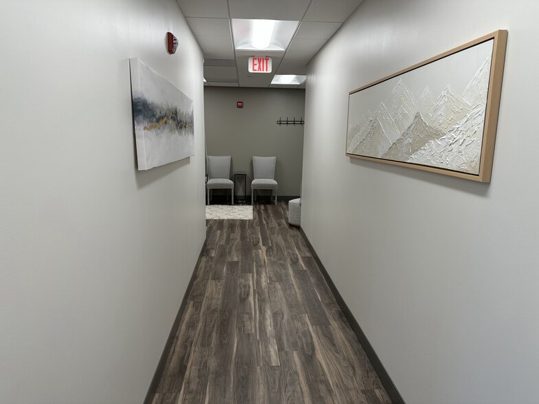 1945 Old Gallows Rd, Vienna, VA à louer - Photo intérieure - Image 2 de 44